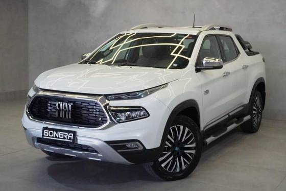 FIAT TORO 2.2 TURBO DIESEL RANCH 4WD AT9 FIAT TORO 2.2 TURBO DIESEL RANCH 4WD AT9